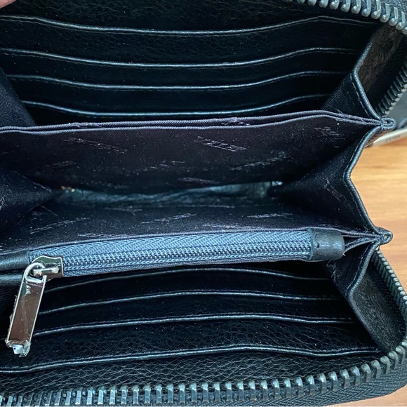 VELEZ Black Cattle Leather Crossbody Wallet Bag - Picture 13 of 16